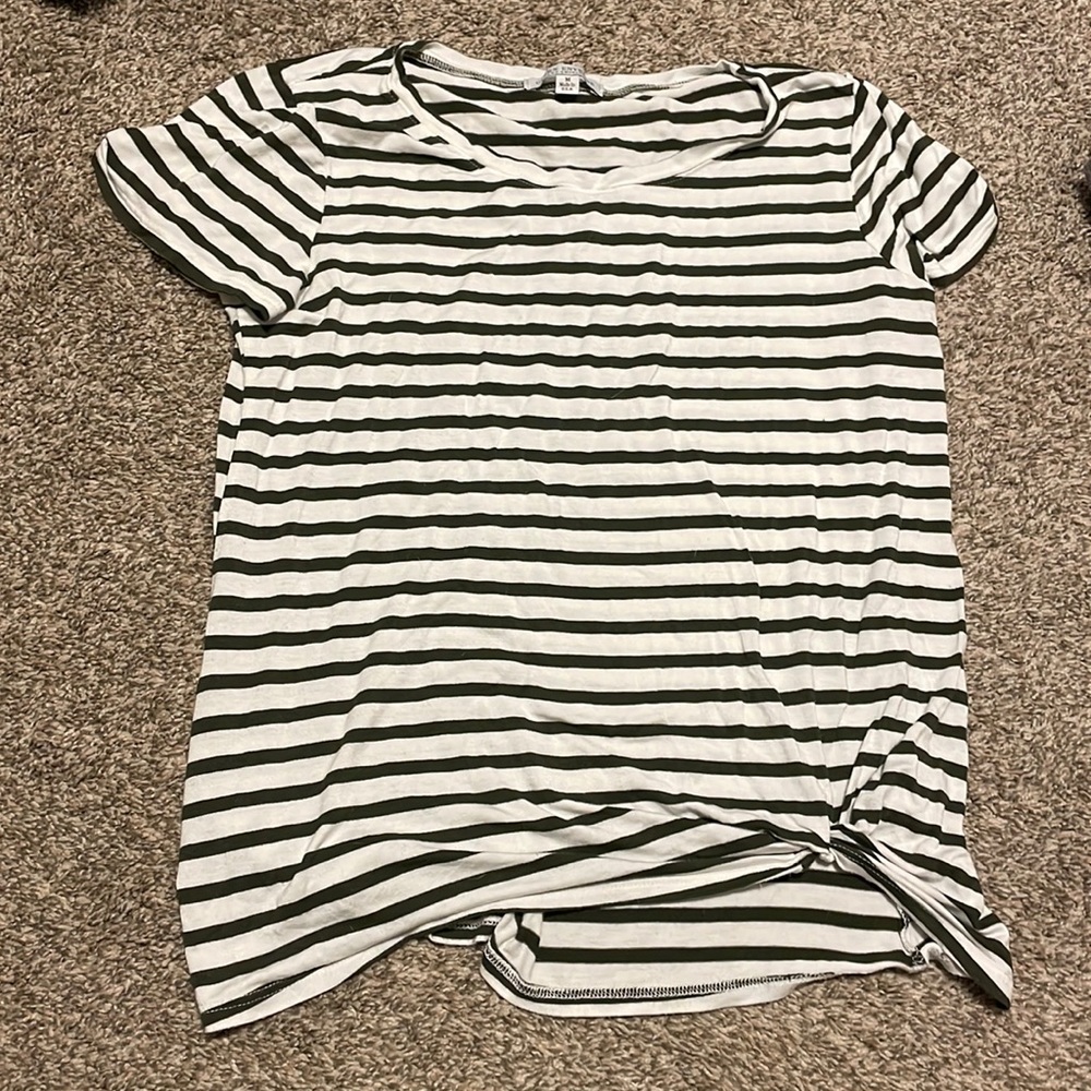 Medium knot shirt